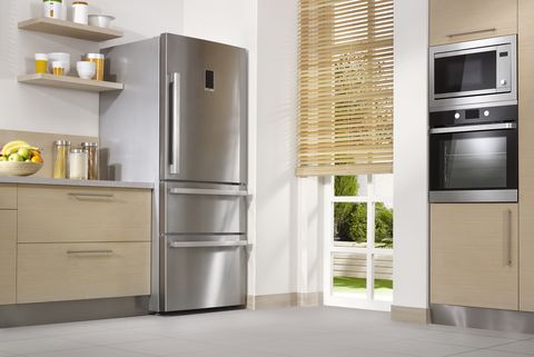 Freestanding refrigerator